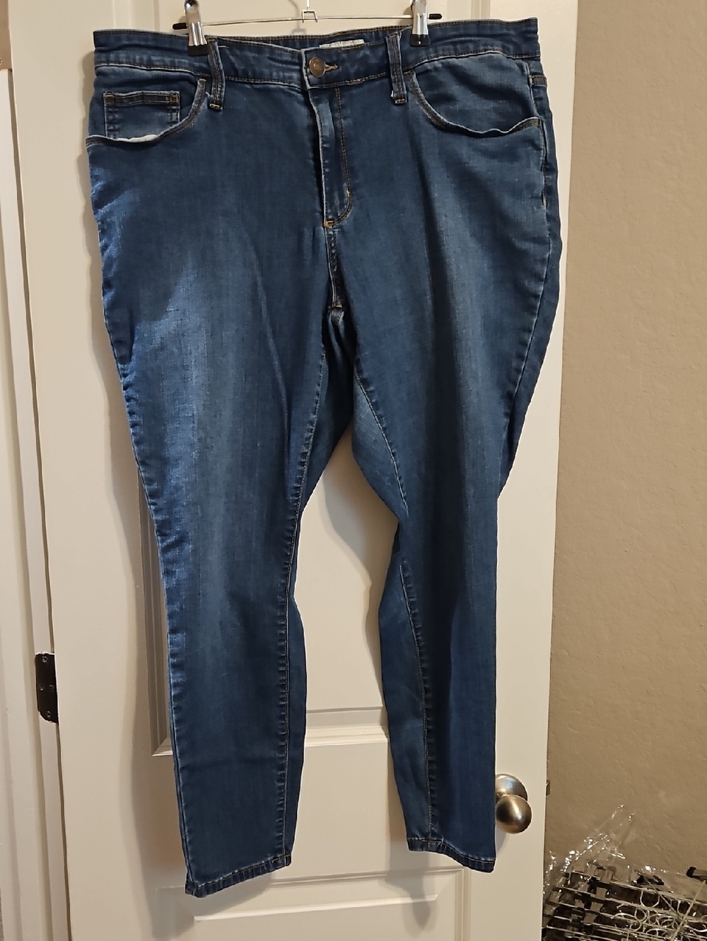 Ava & Viv Women's Skinny Jeans in Medium Blue